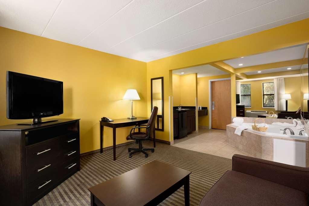 La Casa Inn & Suites - Middleboro Room photo