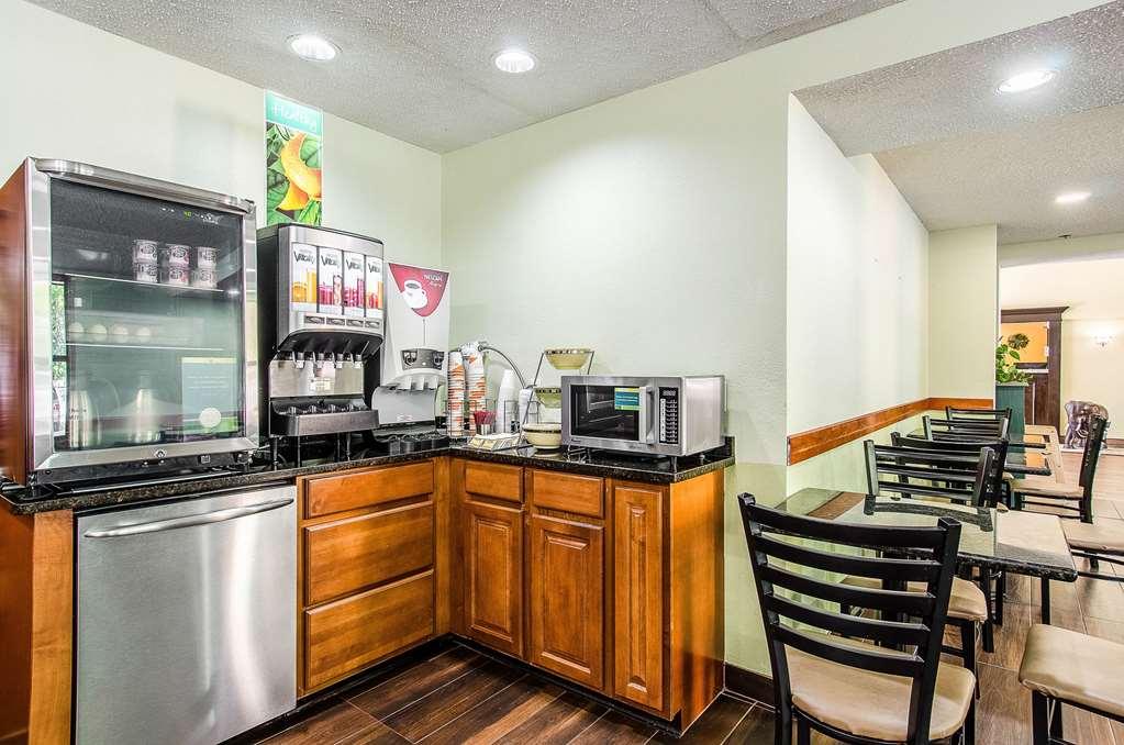 La Casa Inn & Suites - Middleboro Restaurant photo